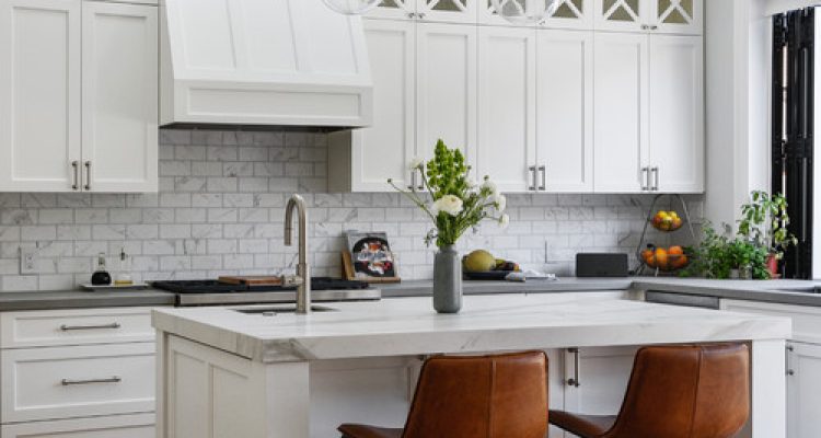 elegant-painted-shaker-kitchen-dickinson-cabinetry